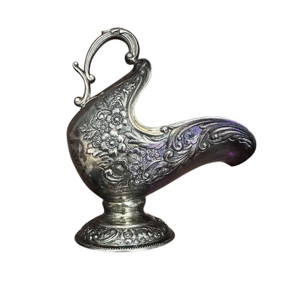 VINTAGE SILVER PLATED GOLD WASH INTERIOR SUGAR SCUTTLE. MADE IN JAPAN.